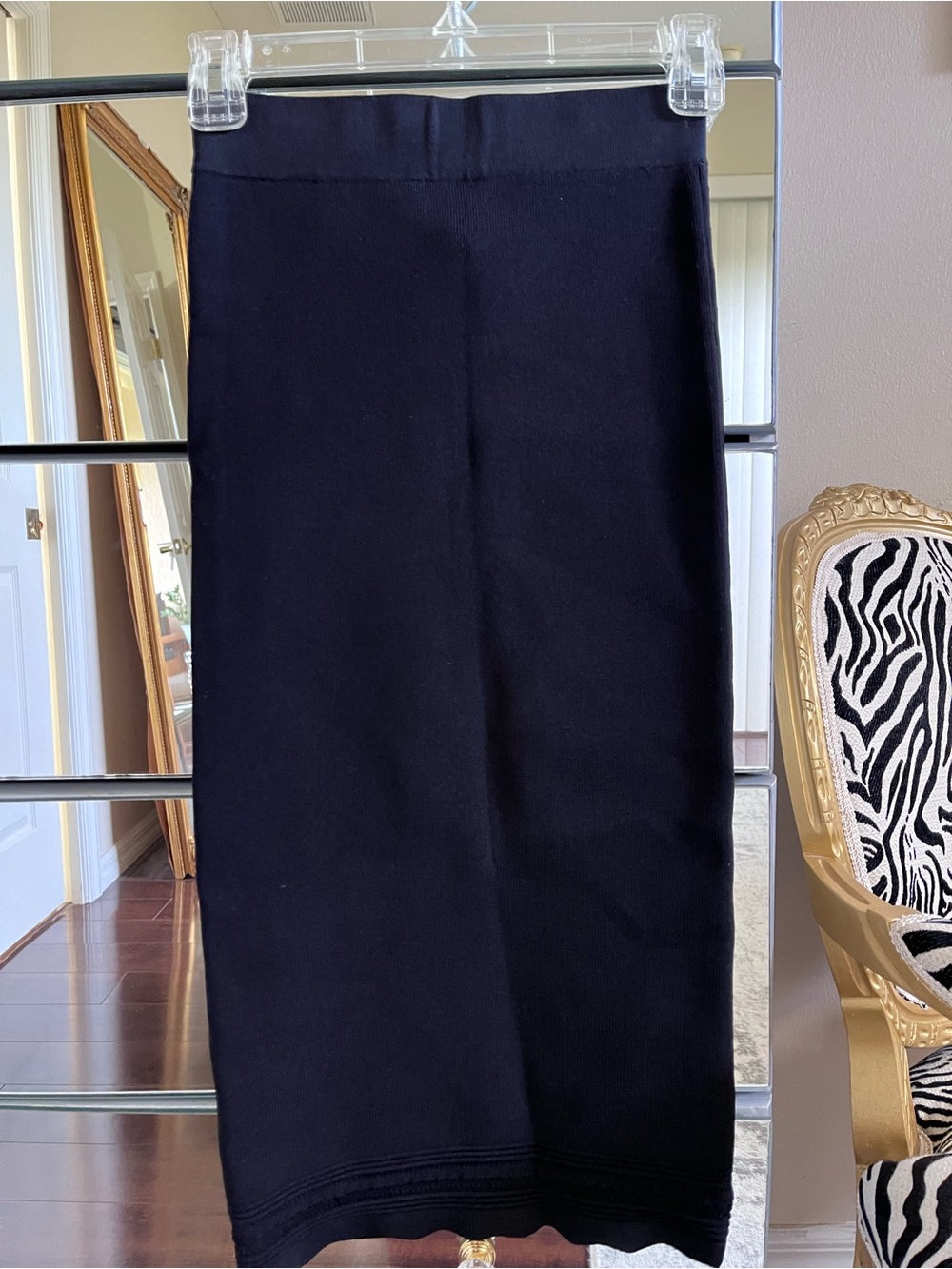 Aritzia Babaton Black Midi Pencil Office  Stretch Skirt XS
